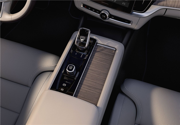 换上XC90同款格栅 新款沃尔沃S90官图发布：预计售价40万