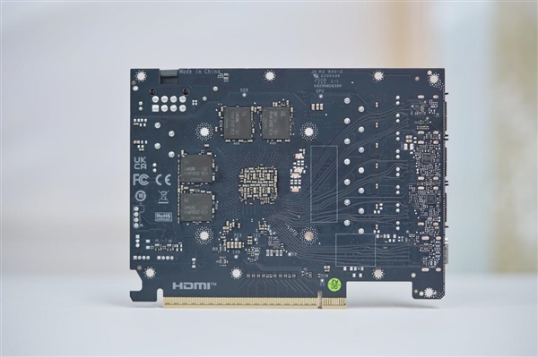 影驰RTX 5060 Ti金属大师白金版16GB MAX OC图赏