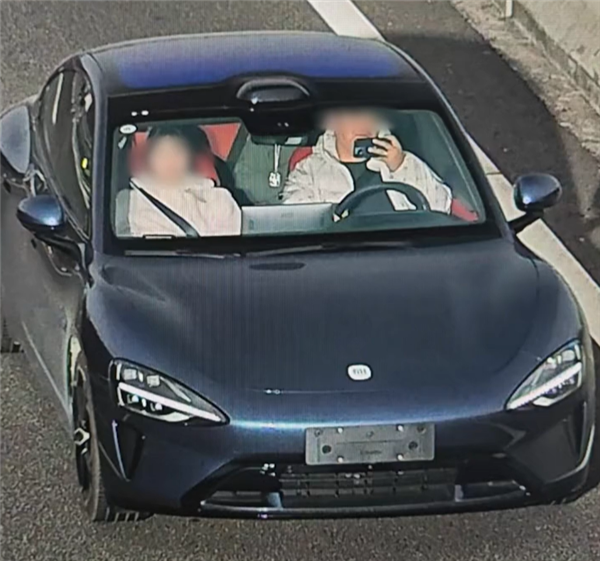 小米SU7车主高速飙到230km/h还发抖音：罚款2000吊销驾驶证
