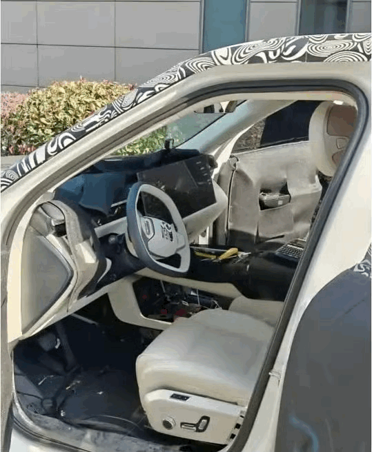 吉利家的大六座SUV！银河M9实车曝光：预计售价20万级